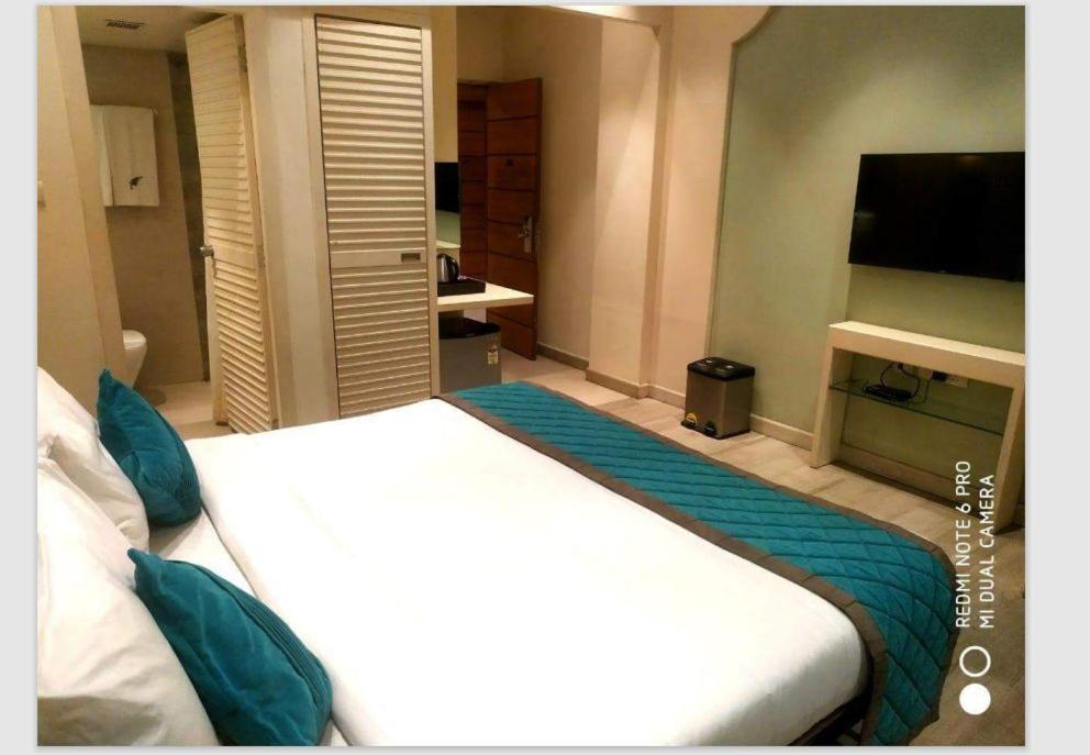 Ibiza The Fern Resort & Spa, Calcutta  Esterno foto
